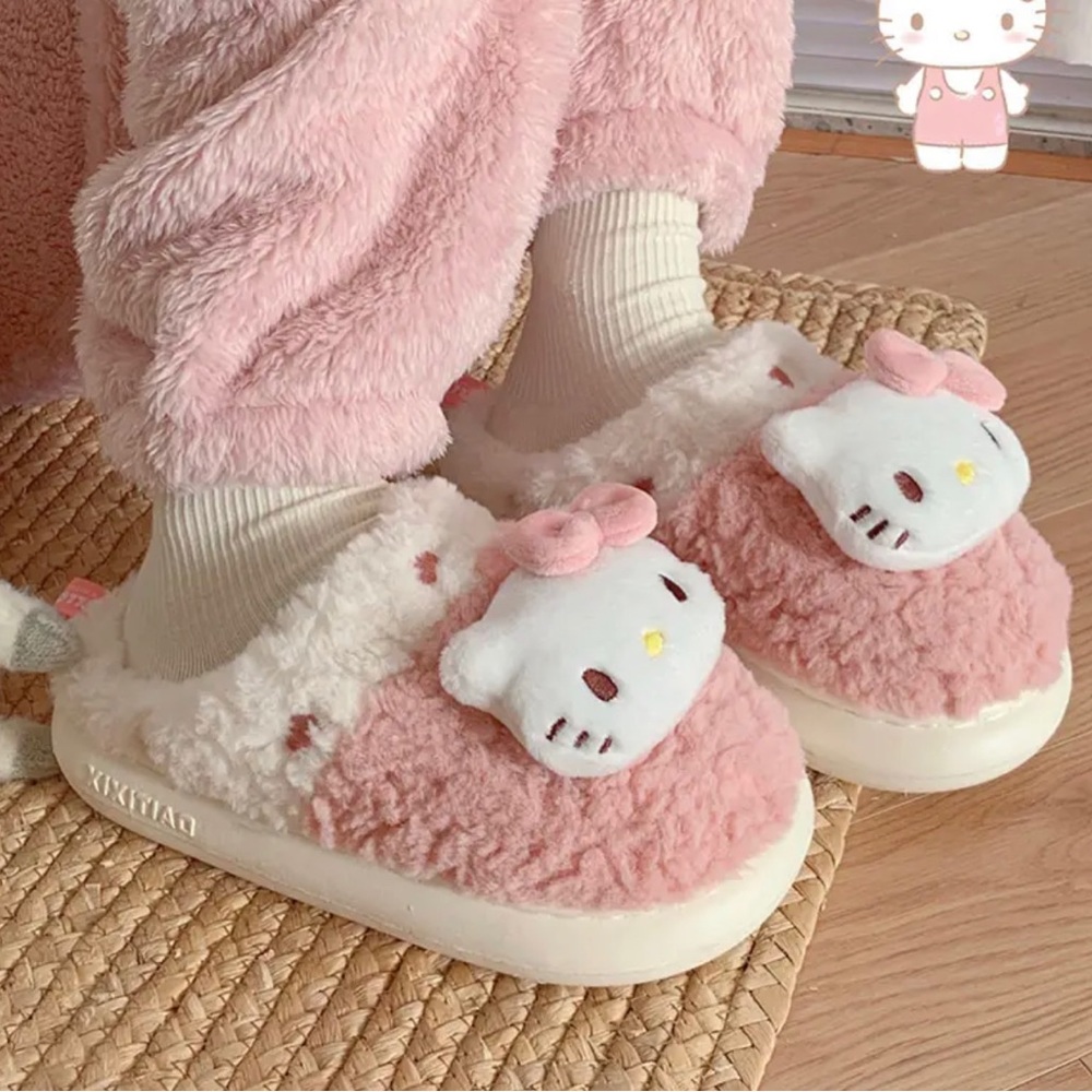 New hello kitty slippers